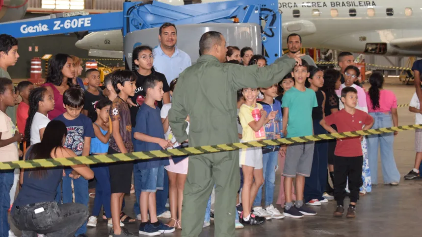 Crianças do SCFV de Goianésia visitam Base Aérea de Anápolis em atividade de conhecimento e inspiração Crianças do SCFV de Goianésia visitam Base Aérea de Anápolis em atividade de conhecimento e inspiração
