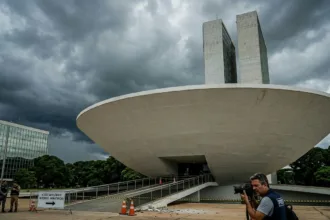 Desabamento de reboco interdita túnel de acesso na Câmara dos Deputados