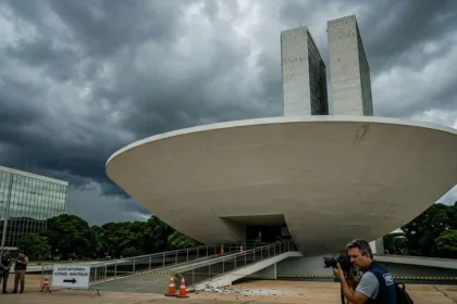 Desabamento de reboco interdita túnel de acesso na Câmara dos Deputados