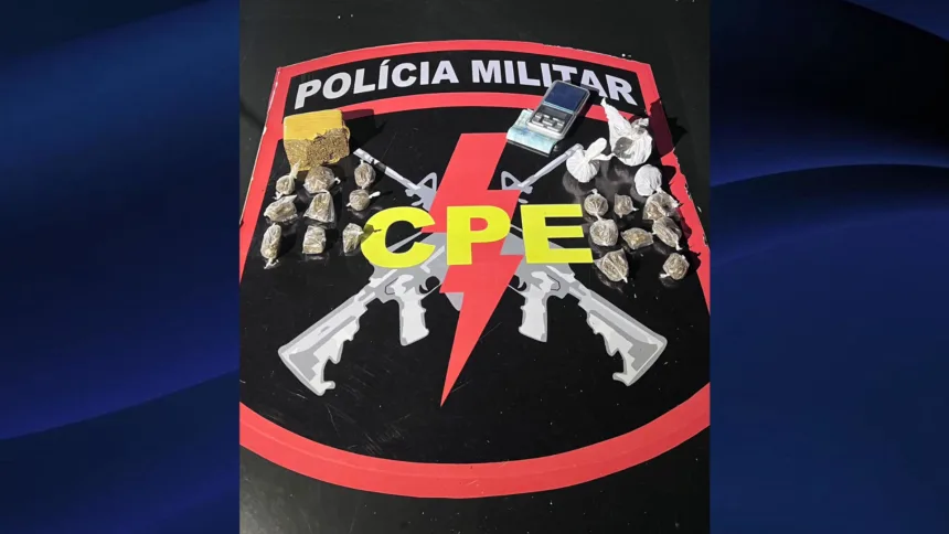 Dupla é detida pela CPE Goianésia por ser suspeita de tráfico de drogas Dupla é detida pela CPE Goianésia por ser suspeita de tráfico de drogas