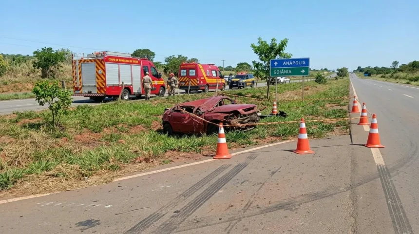 Estudante morre após capotamento na Go-080 e colégio de Anápolis emite nota de pesar
