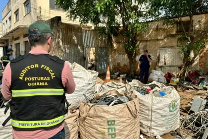 Fiscalização fecha ponto de reciclagem sob suspeita de receptação no Centro de Goiânia