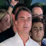 Flávio Bolsonaro não reconhece resultado e anuncia pedido de anulação da eleição