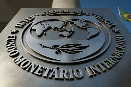 FMI revisa projeção do PIB brasileiro para 2,2% em 2026