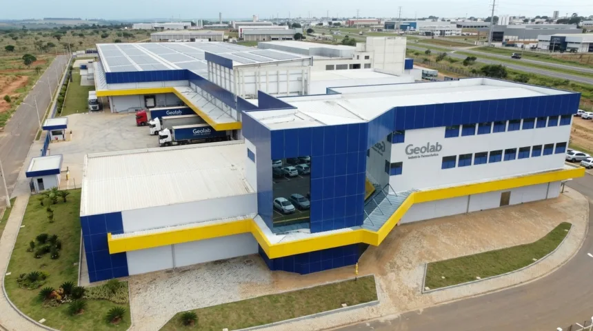 Geolab projeta crescimento agressivo após alcançar faturamento de R$ 1,3 bilhão Geolab projeta crescimento agressivo após alcançar faturamento de R$ 1,3 bilhão