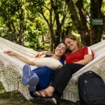 Goiânia ganha espaço de descanso com redes para funcionários em Hospital