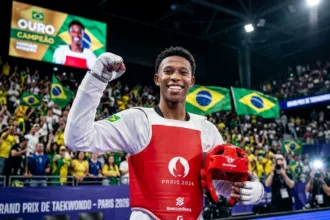Henrique Marques conquista ouro em Paris e avança no ranking mundial de taekwondo
