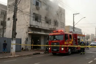 Incêndio em kitnet no Centro de Anápolis deixa mulher morta
