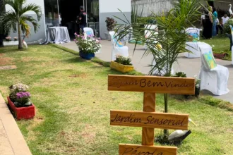 Escola de Goianésia inaugura Jardim Sensorial e lança livro produzido por alunos da Educação Especial