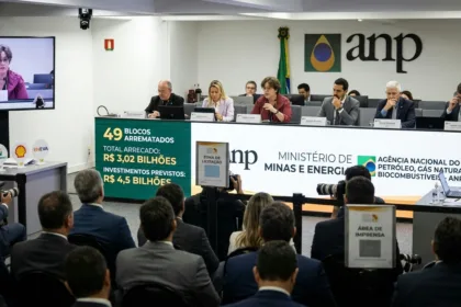 Leilão da ANP atinge R$ 3 bilhões com arremate de 49 blocos de petróleo