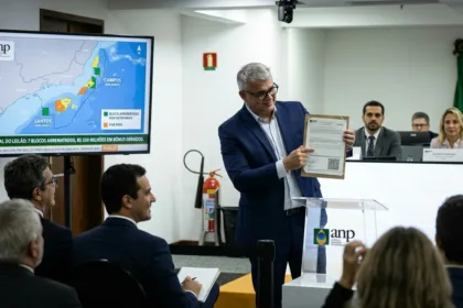 Leilão do pré-sal arremata sete blocos e gera R$ 530 milhões em bônus