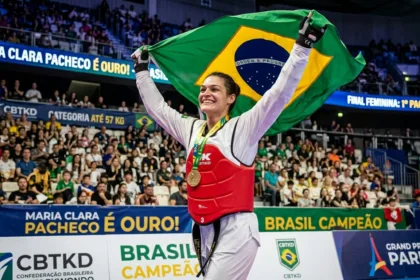 Maria Clara Pacheco conquista ouro no Grand Prix de taekwondo em Paris