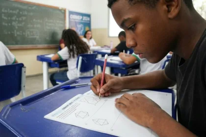 Matemática reúne estudantes e professores em provas da Obmep em todo o país