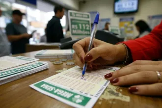 Mega-sena acumula e prêmio atinge a marca de R$ 112 milhões