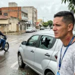 Motorista esquece seta e carro é apedrejado em Anápolis