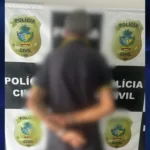 Polícia Civil de Jaraguá prende suspeito de esconder celular em quarto para filmar moradora