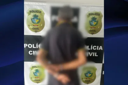 Polícia Civil de Jaraguá prende suspeito de esconder celular em quarto para filmar moradora