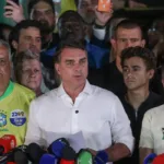 Polícia Federal investiga os passos da saída do país de Flávio Bolsonaro