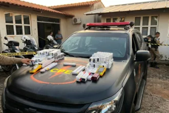 Polícia Militar fecha laboratório ilegal de remédios e prende três homens na Vila Mauá em Goiânia