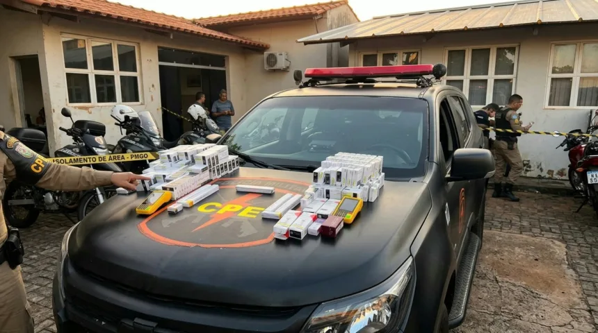 Polícia Militar fecha laboratório ilegal de remédios e prende três homens na Vila Mauá em Goiânia Polícia Militar fecha laboratório ilegal de remédios e prende três homens na Vila Mauá em Goiânia