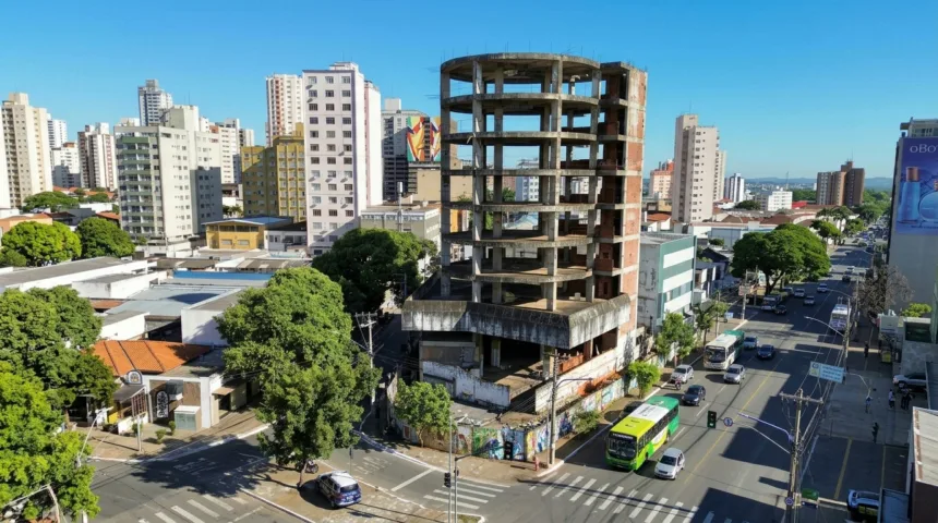 Prédio redondo abandonado no centro de goiânia será transformado em moradias Prédio redondo abandonado no centro de goiânia será transformado em moradias