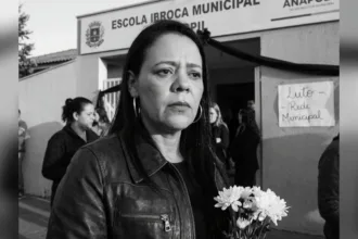 Professora encontrada morta ao lado do marido deixa luto na rede municipal
