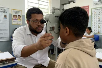 Projeto oferece exames e óculos gratuitos para estudantes da rede pública em Goiânia