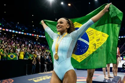 Rebeca Andrade fatura o tricampeonato mundial de ginástica na Holanda