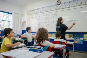 Rede municipal de ensino de Anápolis recebe reforço de 550 profissionais