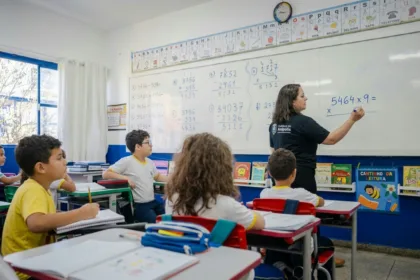 Rede municipal de ensino de Anápolis recebe reforço de 550 profissionais