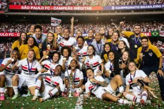 São Paulo conquista título inédito do Brasileiro Feminino diante de recorde histórico