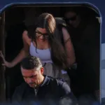Senador Flávio Bolsonaro e familiares chegam aos Estados Unidos após viagem internacional