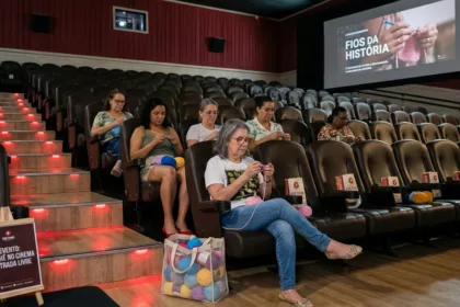 Sessão de cinema em Anápolis promove encontro entre artesãs e amantes do crochê