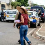 Suspeita com histórico de 30 passagens criminais é presa após romper tornozeleira em Goiânia