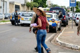 Suspeita com histórico de 30 passagens criminais é presa após romper tornozeleira em Goiânia