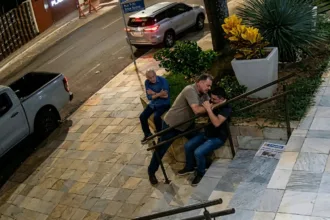 Tio intervém e contém agressor após ataque a idoso em Goiânia