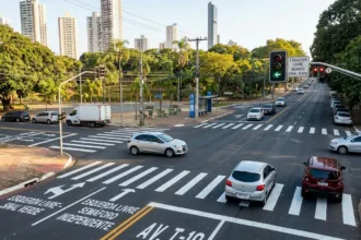 Trânsito em Goiânia adota modelo de esquerda livre no Setor Bueno