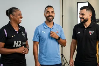 Três treinadores do futebol feminino disputam o prêmio de melhor técnico do ano