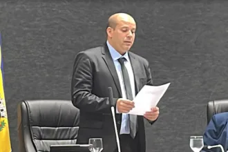 Vereador pede retorno de seções eleitorais à Escola Carlos Gomes