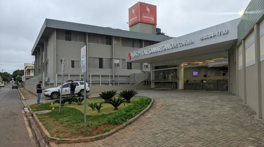 Vigilante esfaqueia e mata suspeito de furto durante invasão a hospital em Goiânia Vigilante esfaqueia e mata suspeito de furto durante invasão a hospital em Goiânia
