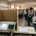 Votação do segundo turno é prorrogada até as 19h em todo o Brasil